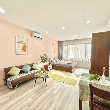 Modern & Comfy Apartment Hanoi Exterior photo