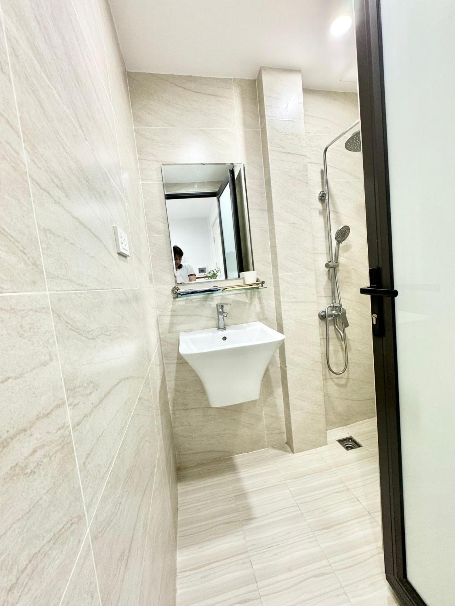Modern & Comfy Apartment Hanoi Exterior photo