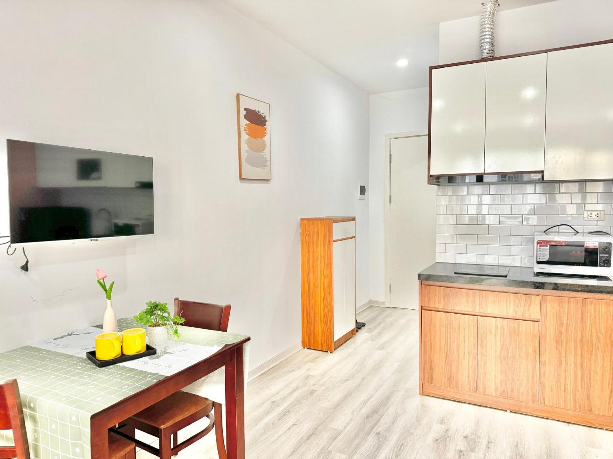 Modern & Comfy Apartment Hanoi Exterior photo